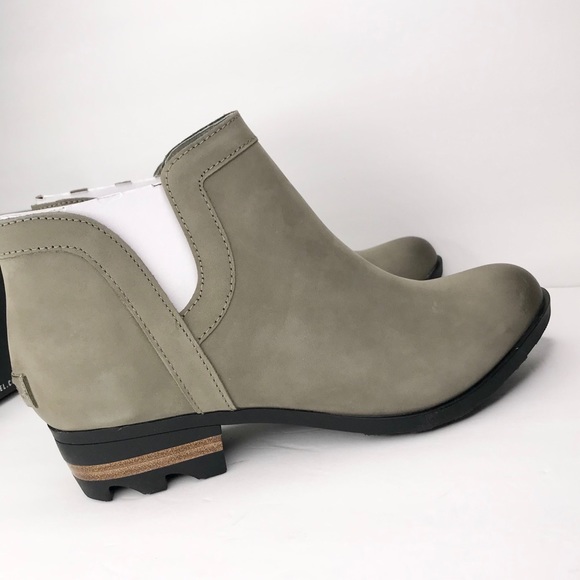 NIB Sorel Lolla Cut Out Booties Nubuck -Waterproof - Picture 15 of 16